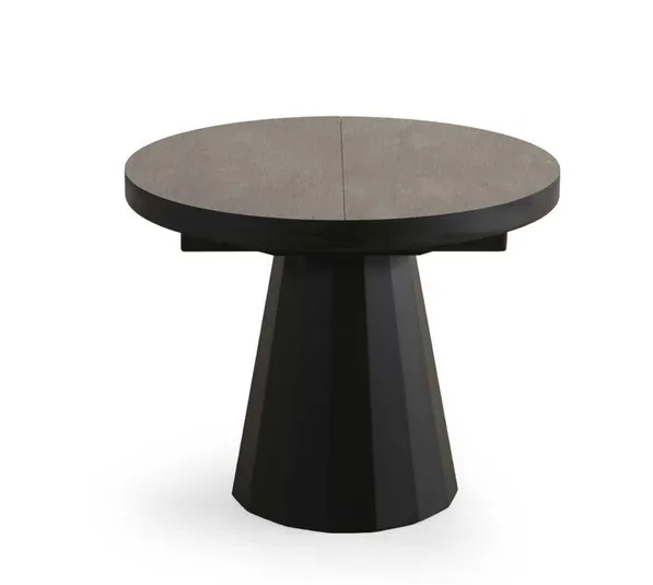 Capri̇s Table